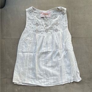 Catamaran White Cotton Sleeveless Blouse with Beautiful Guayabera Detailing